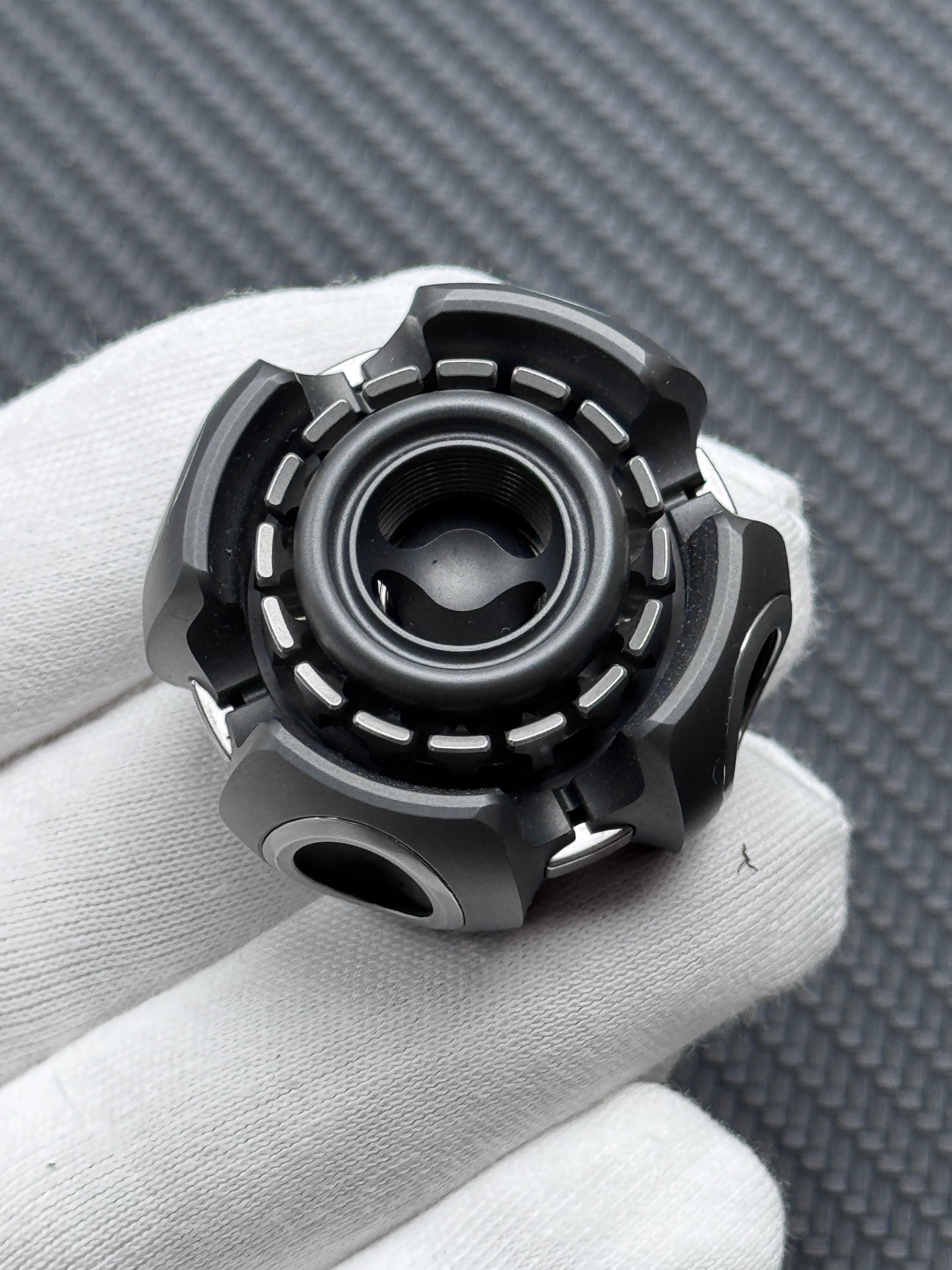 Noiz O Stainless Steel Zirconium