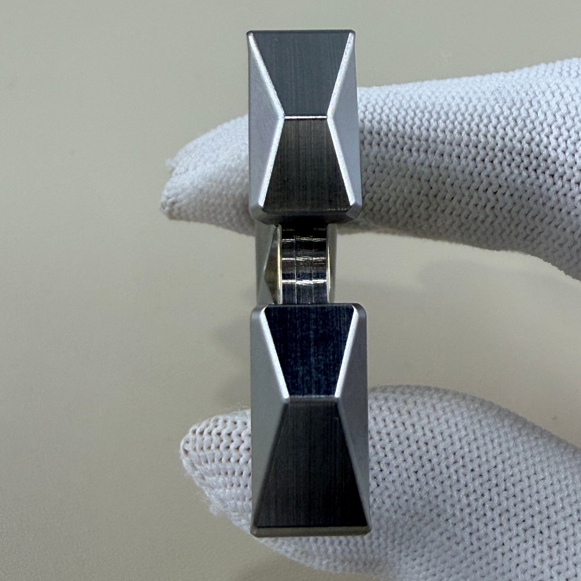 Tri Leaf Crossbone Stainless Steel