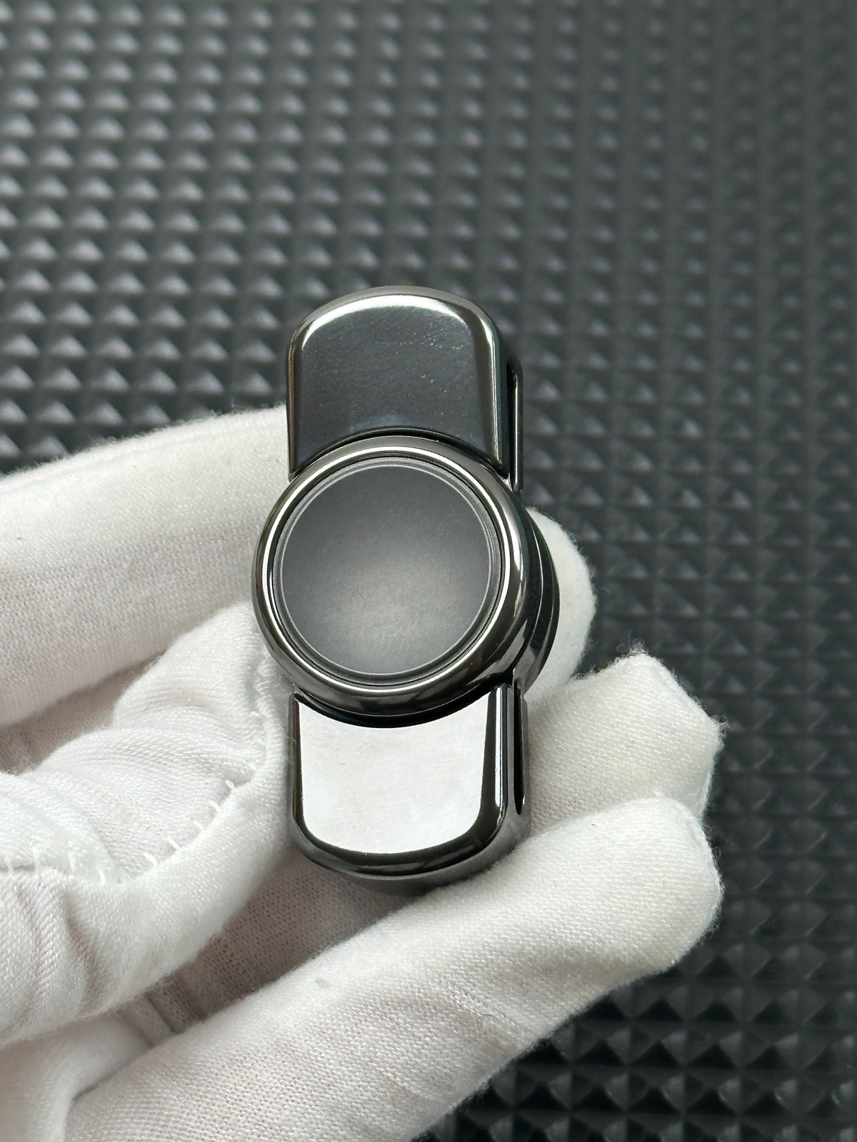 Floating Shadow Pro Zirconium