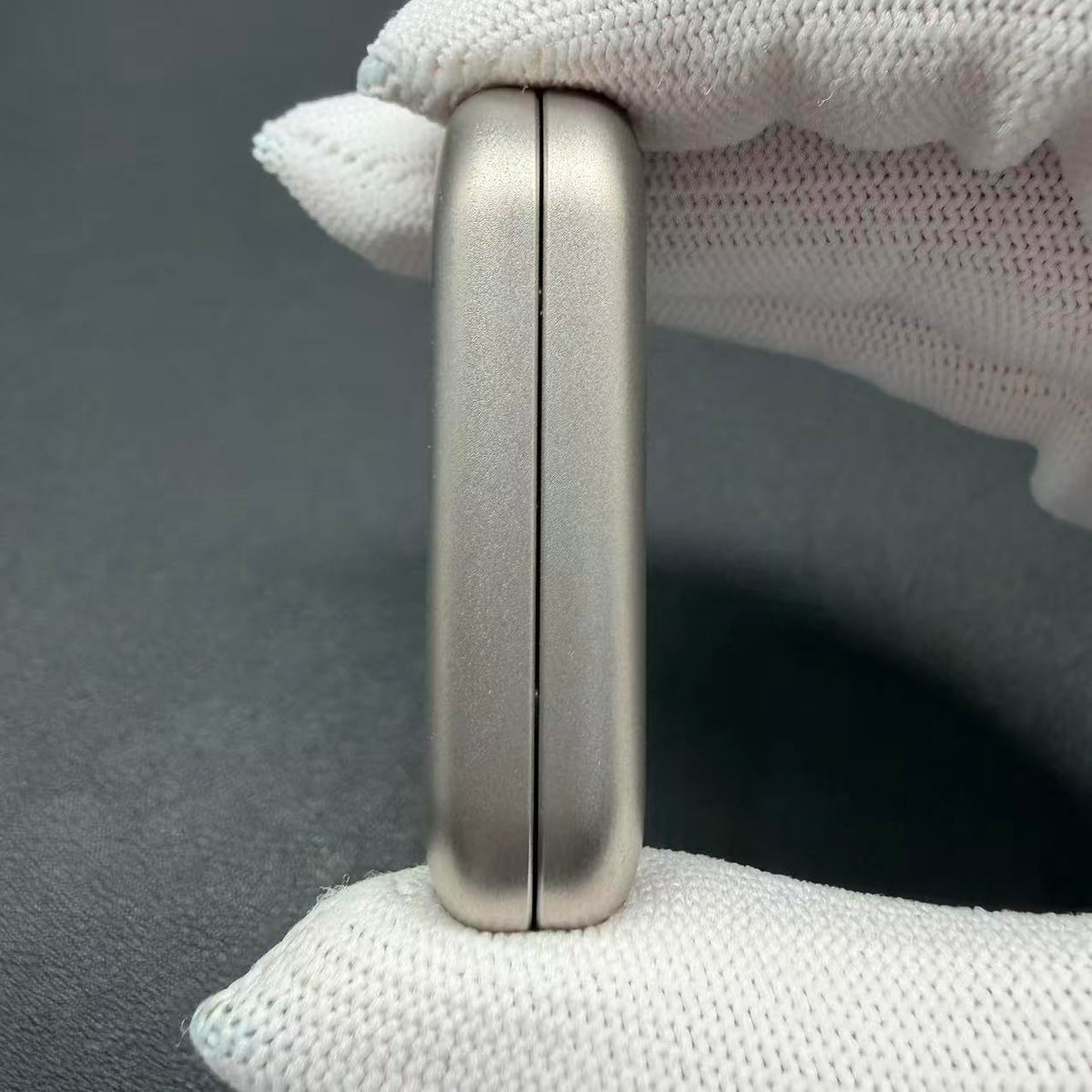 Floating Cloud Titanium