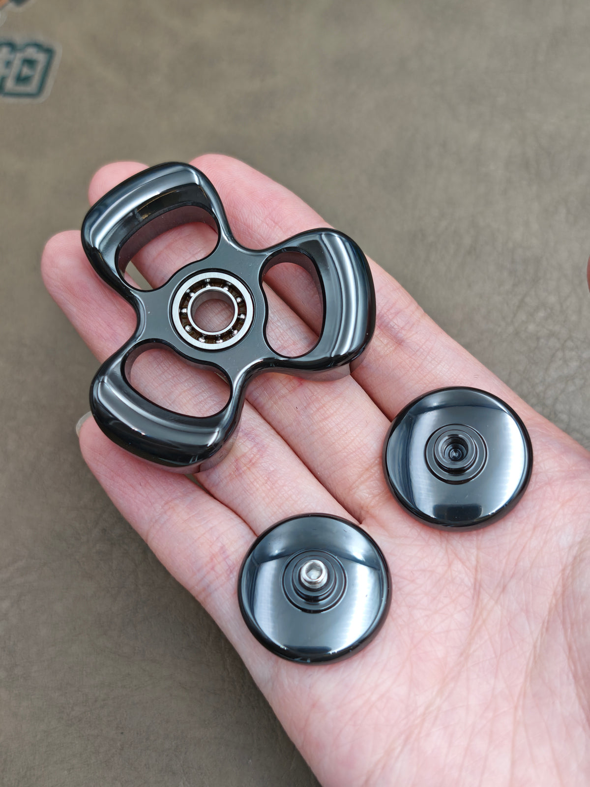 Three-Leaf Horizon Zirconium Polished