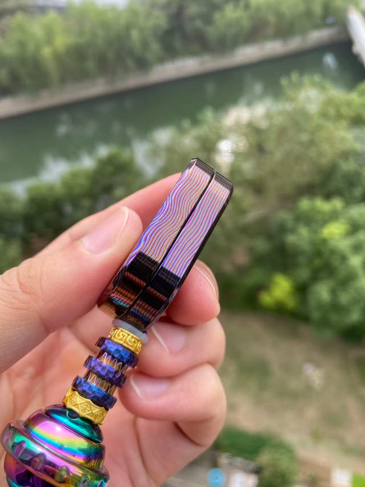 F2.9 Zircuti