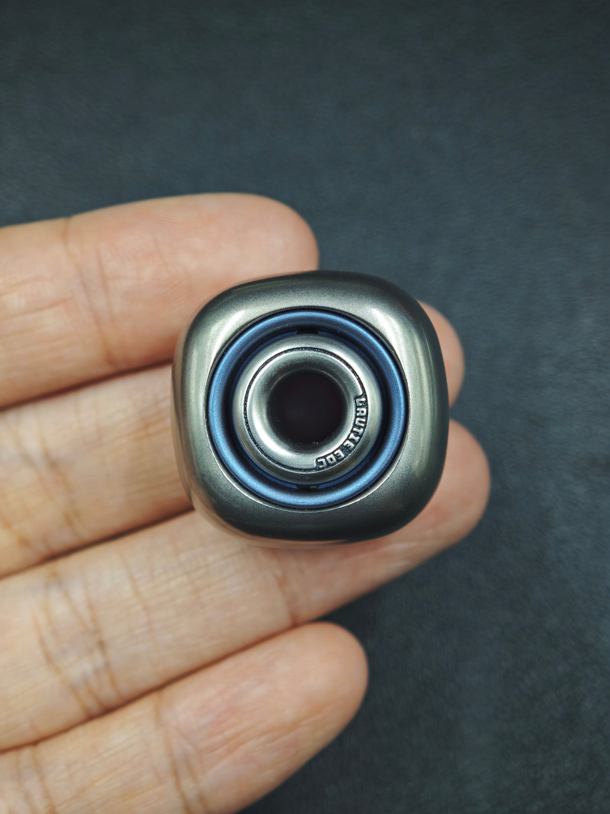 Sugar Cube Titanium