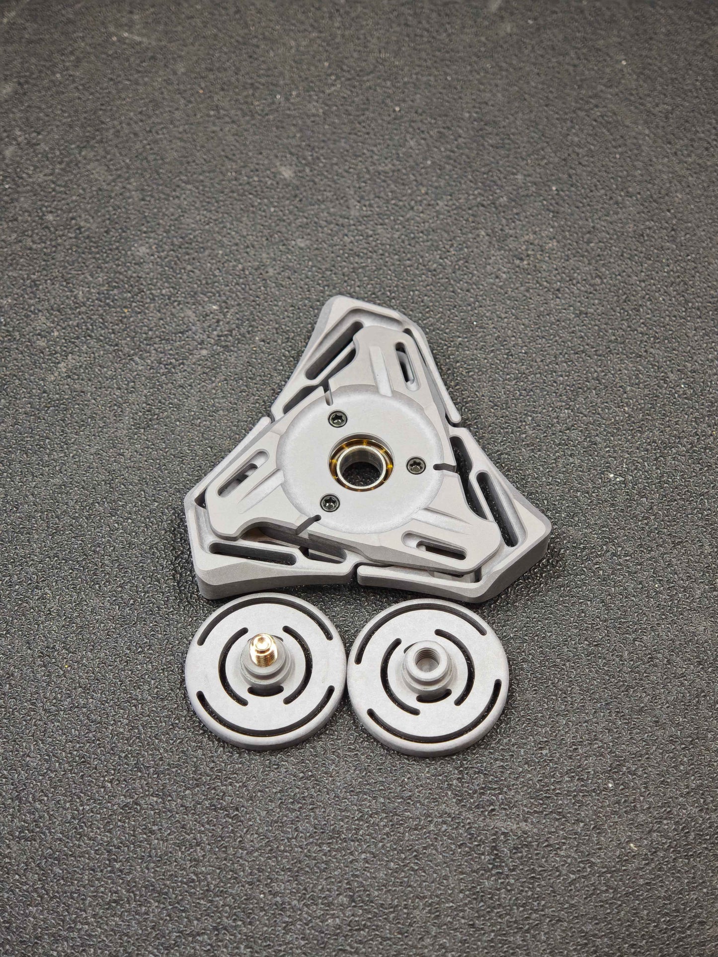 Hades 8-Leaf Offset Plate Titanium