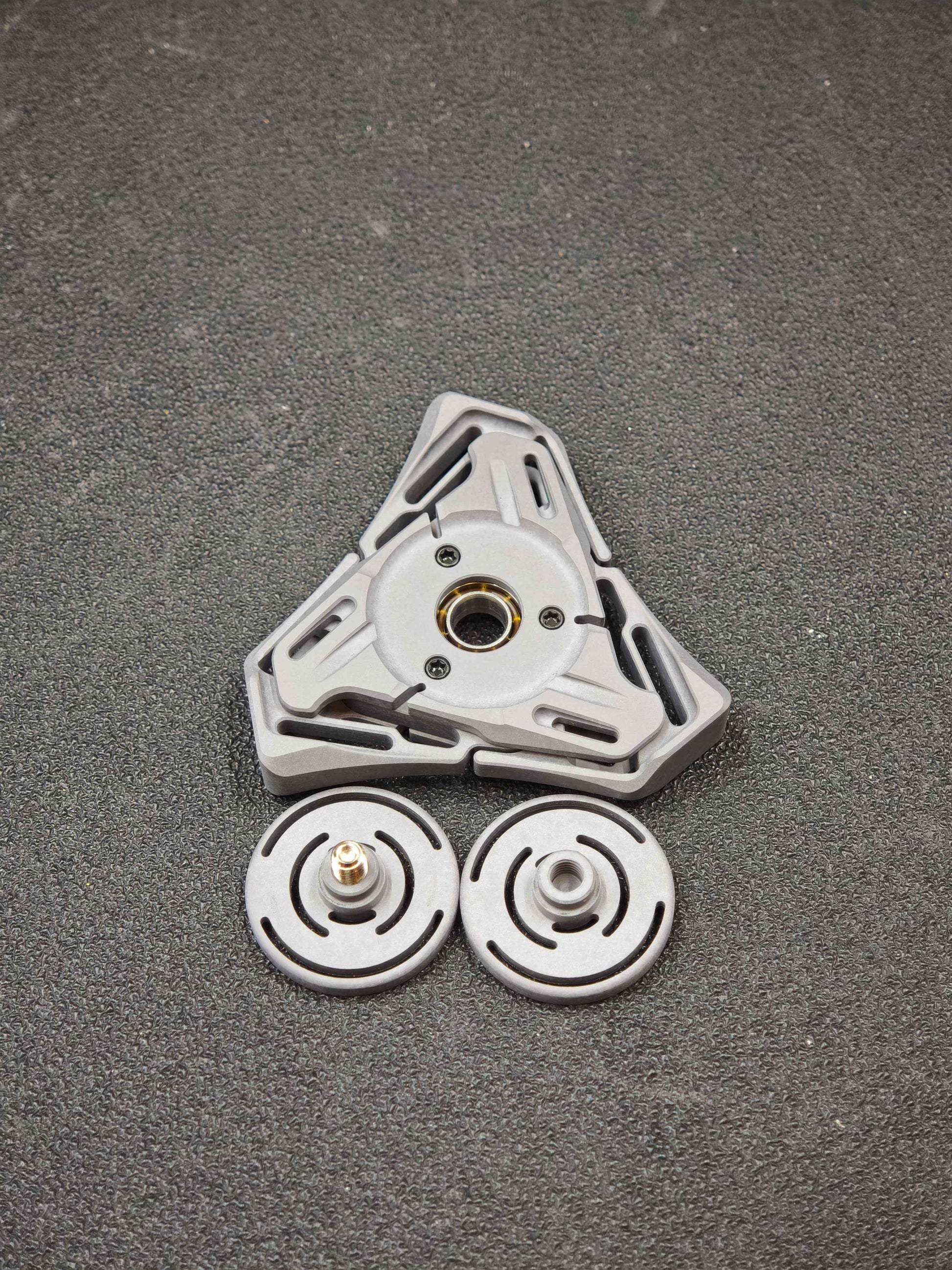 Hades 8-Leaf Offset Plate Titanium