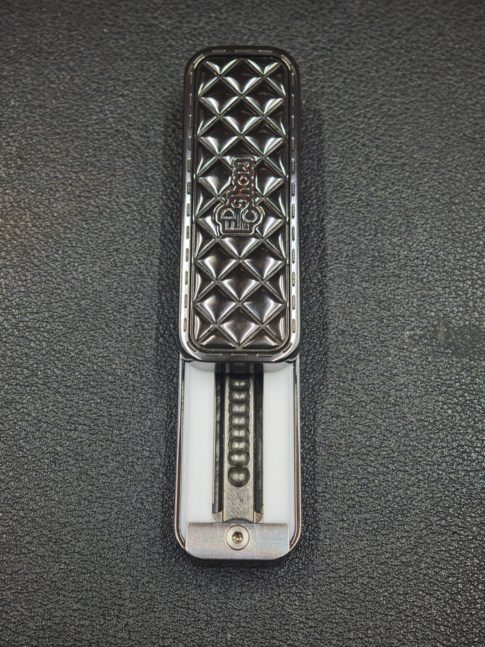 Feng Ling Zirconium