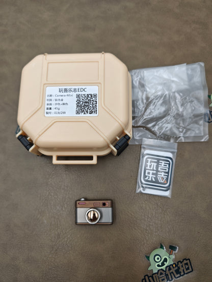 Camera M Titanium
