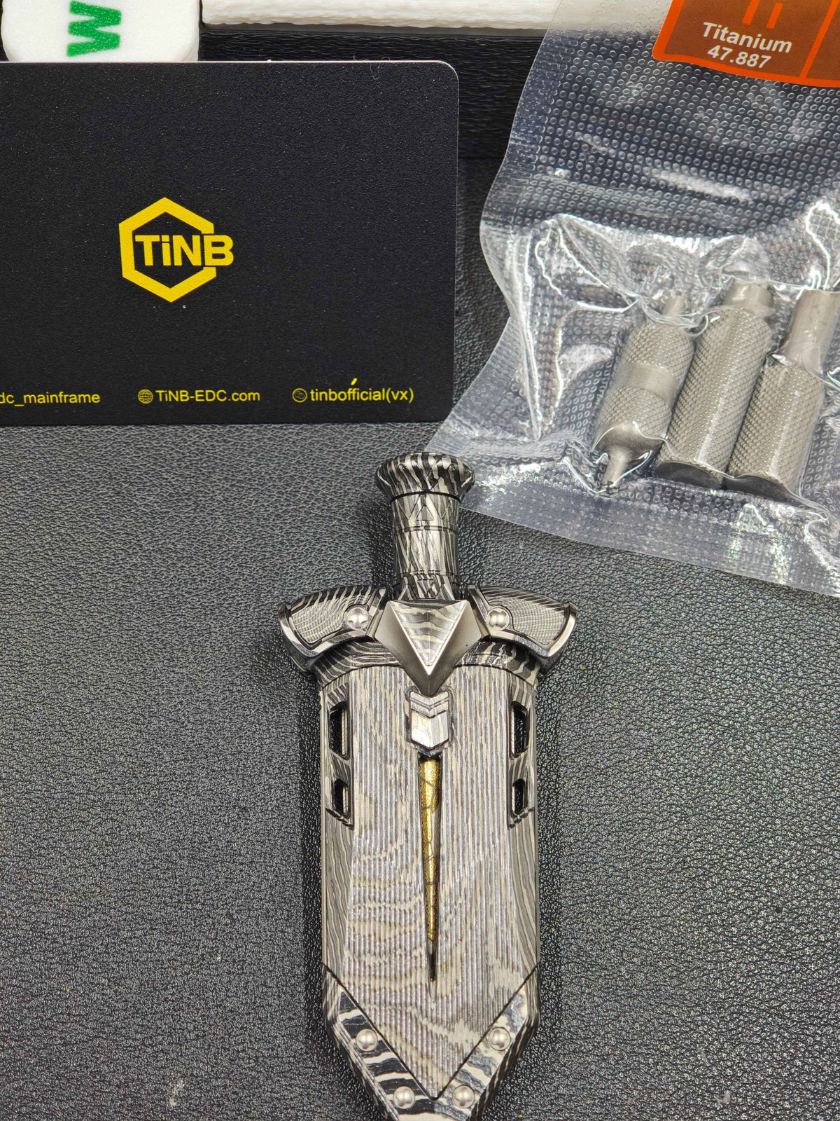 White Tiger Lake Sword Zirconium Zircuti