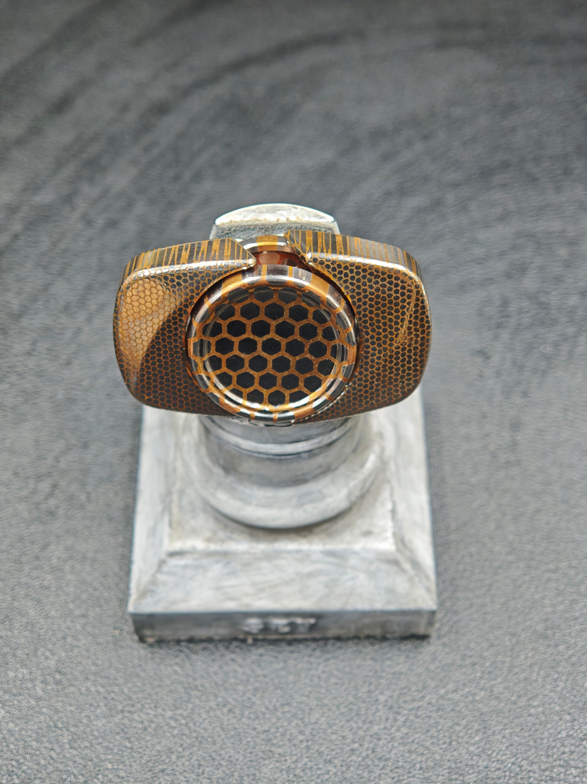 Spinner Superconductor