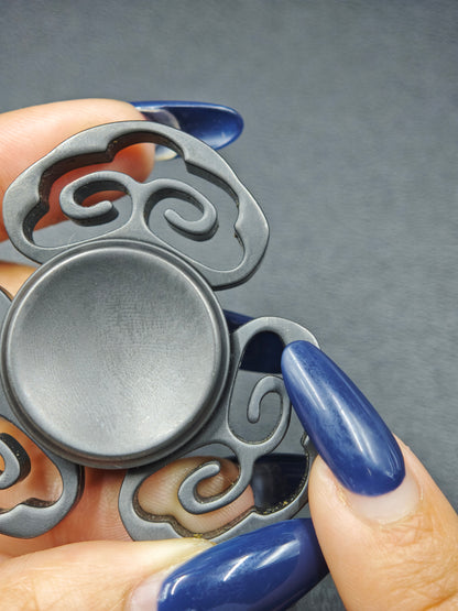 Yungong Xunyin Zirconium