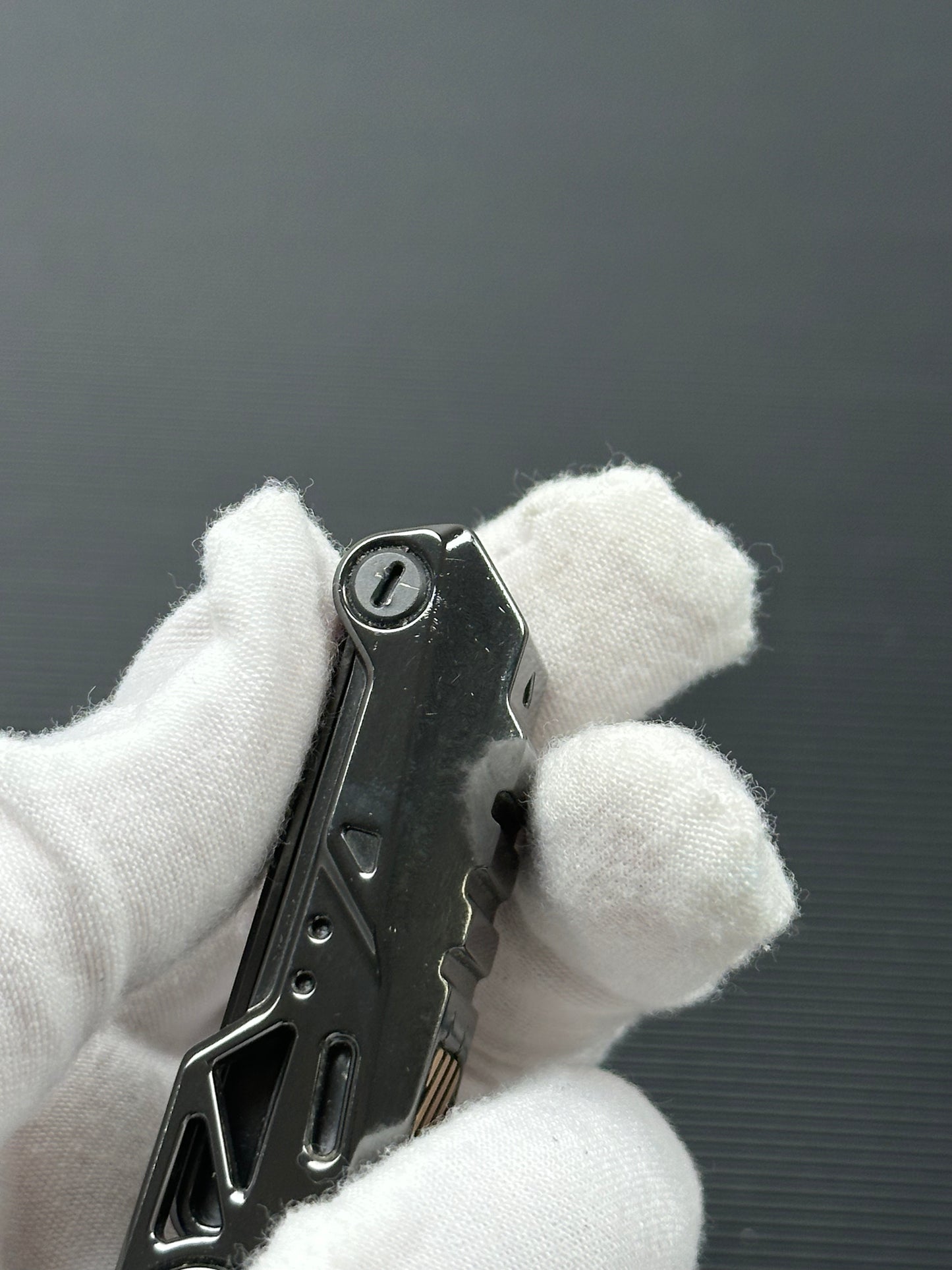 Razor Zirconium