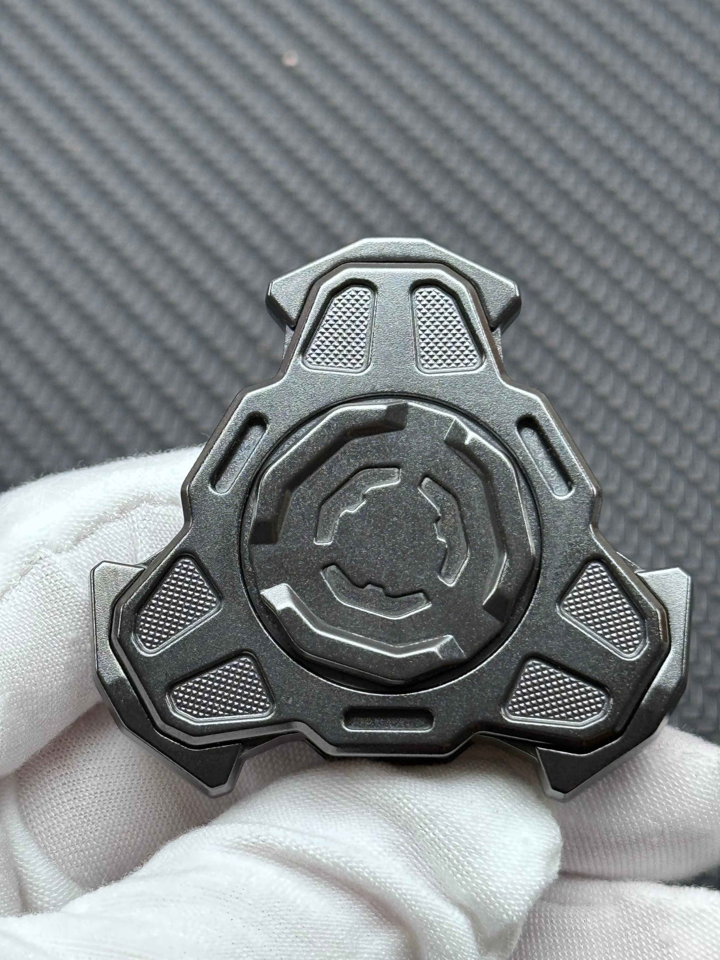 DL EDC Triple Leaf Ignition dlaedc Zirconium Stonewashed