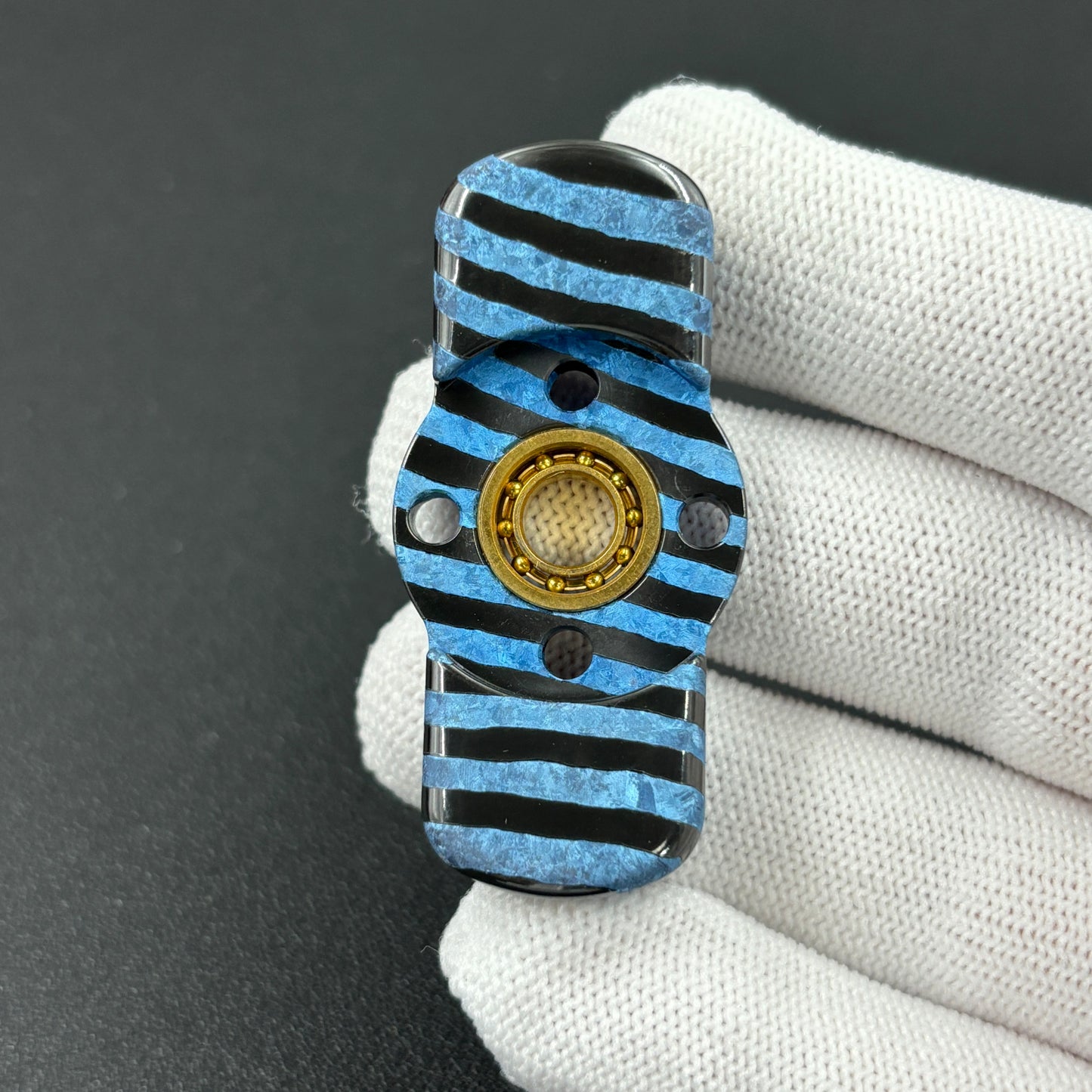 Floating Shadow Zircuti