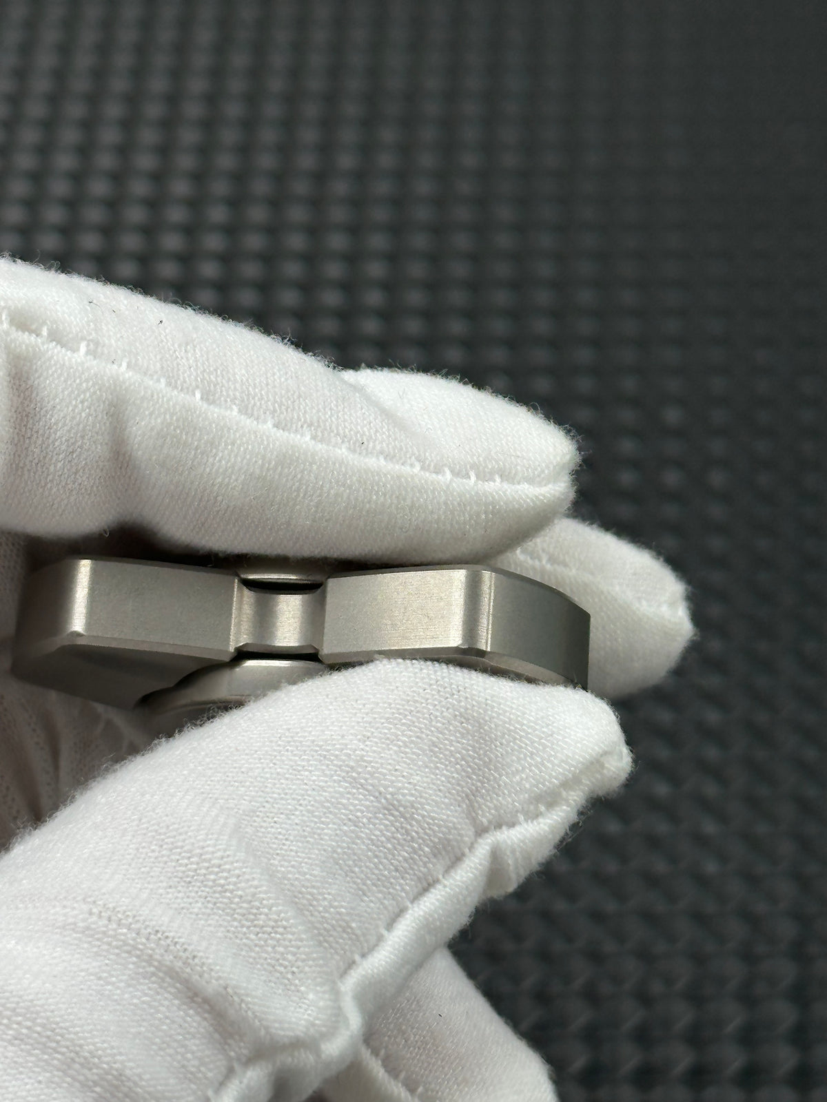 Gentle Breeze Bearing Cap Titanium Stonewashed