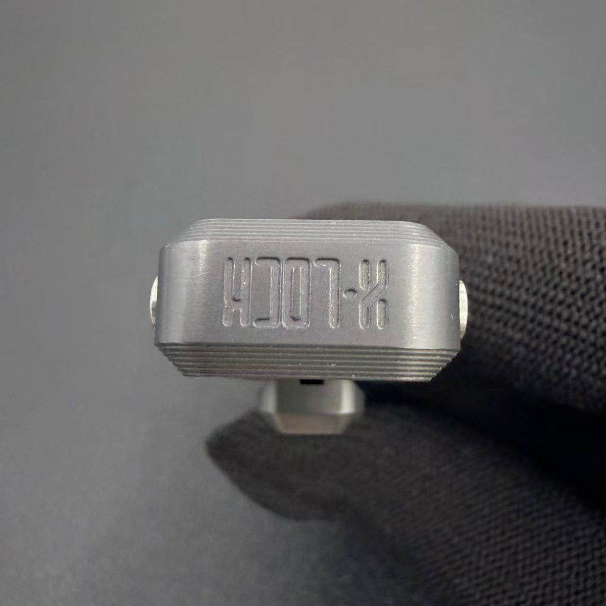 X Lock Zirconium
