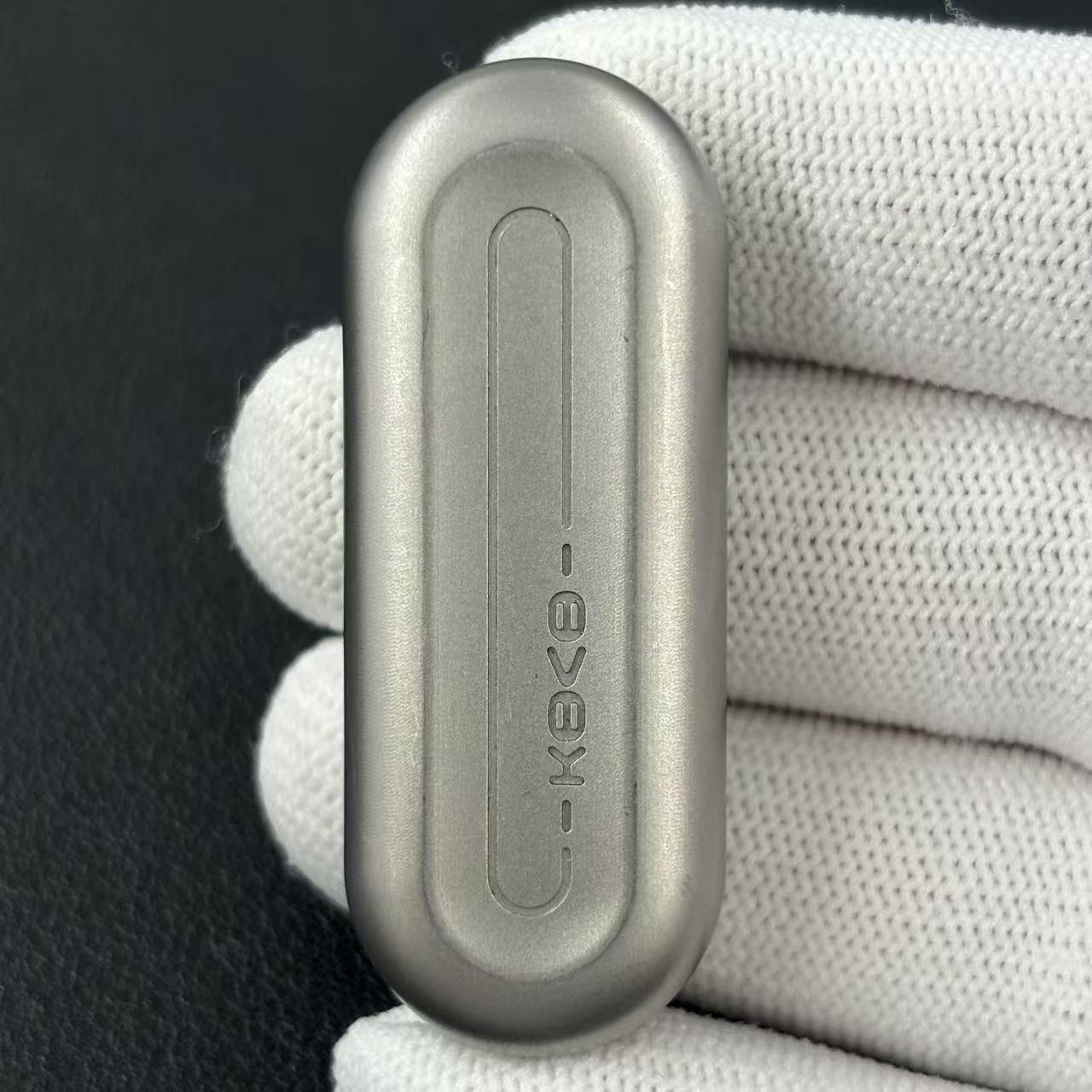 Floating Cloud Titanium