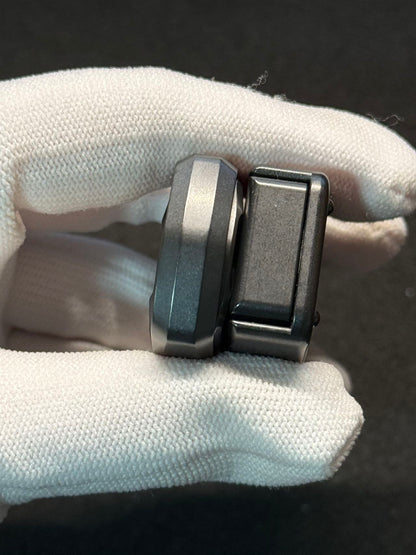 Thousand machines Zirconium