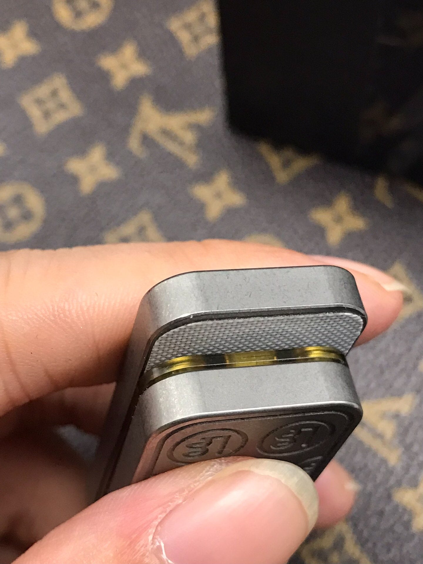 LEE Titanium