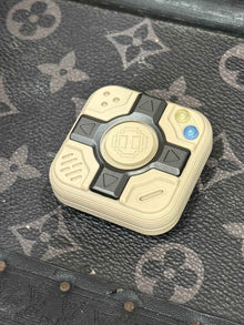 P-CUBE PEEK