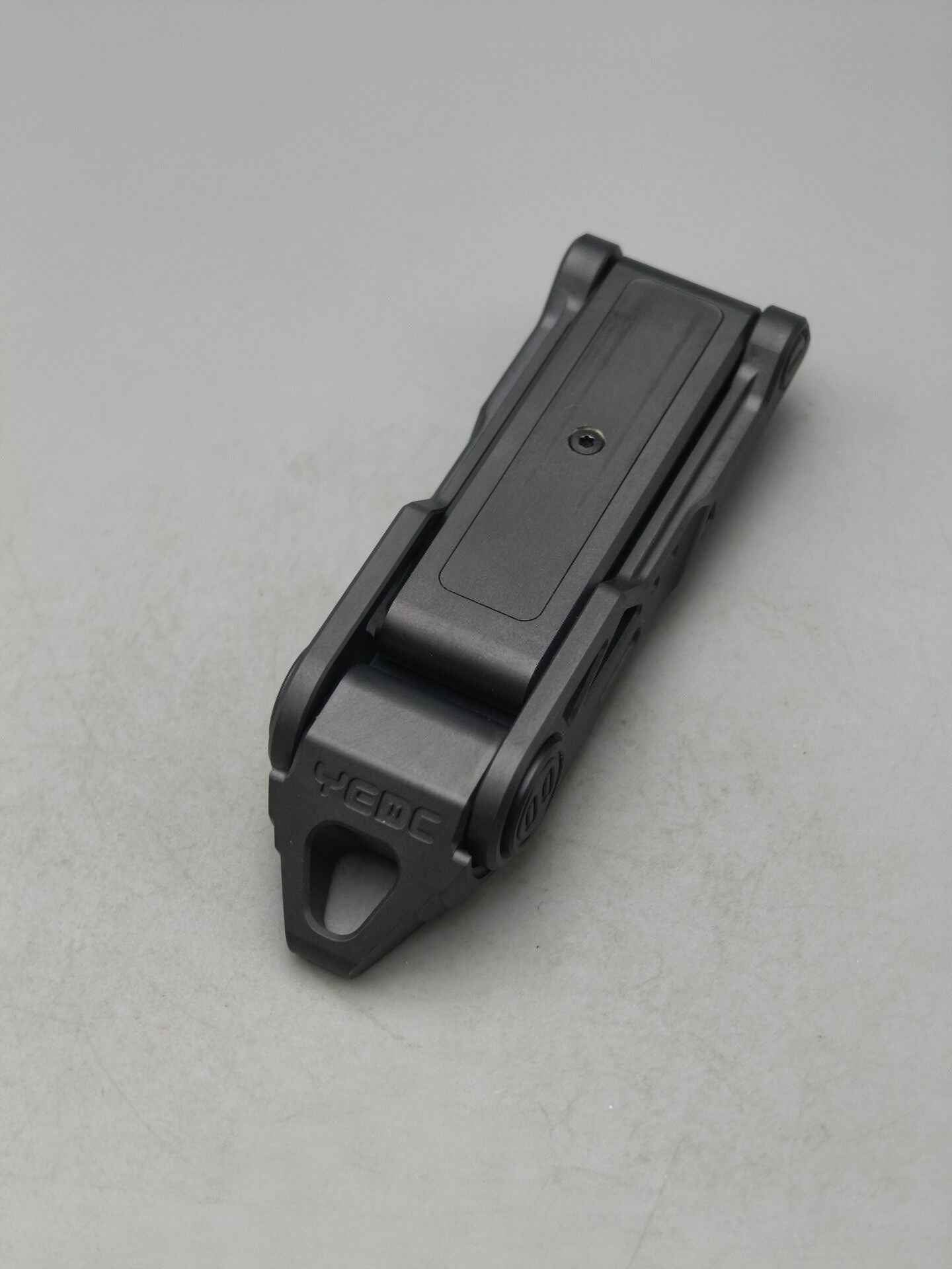 Razor Zirconium