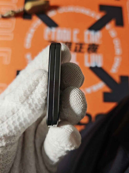 Ji Li Zirconium