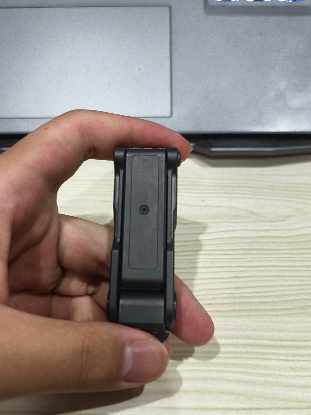 Razor Zirconium