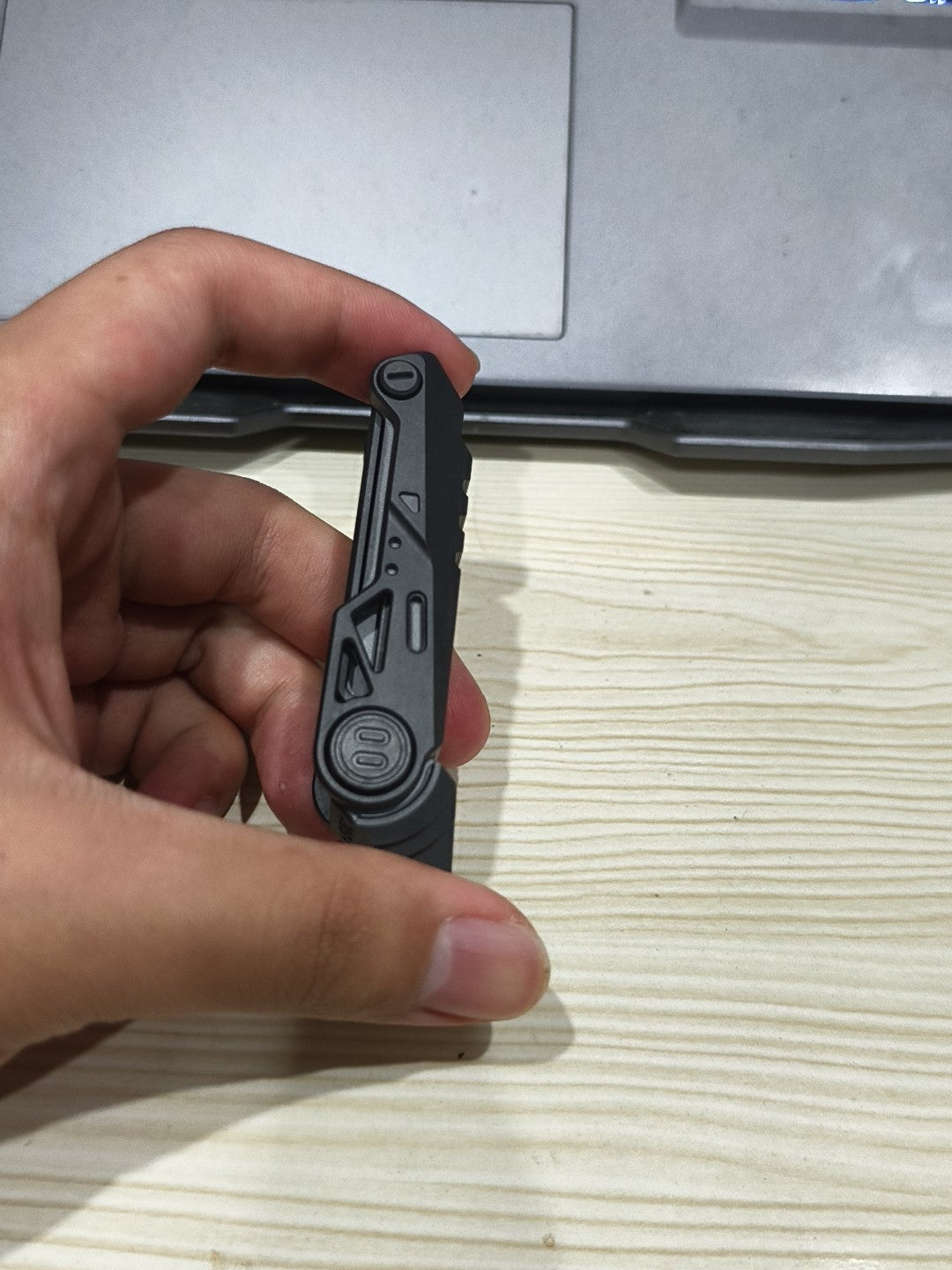 Razor Zirconium