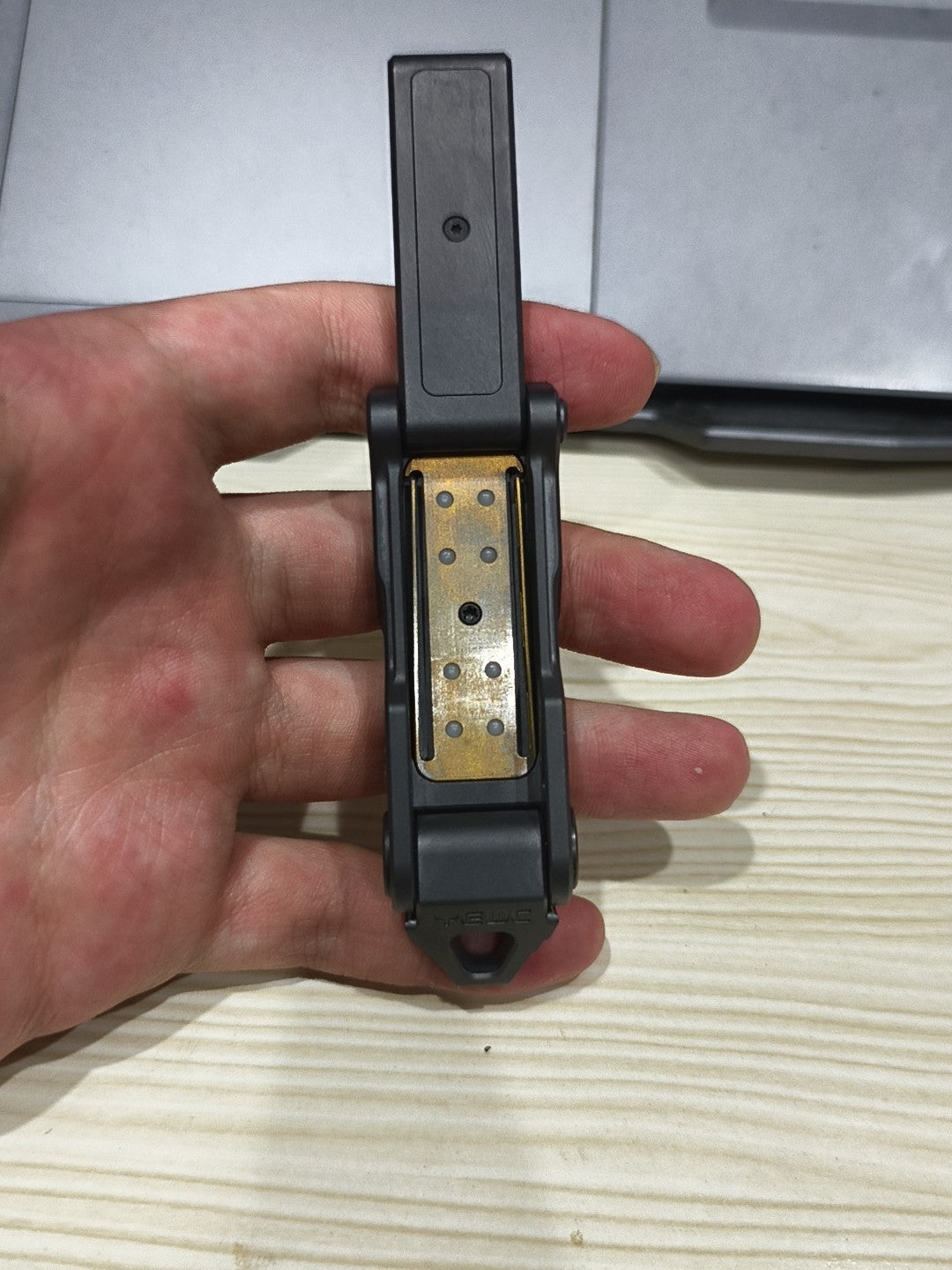 Razor Zirconium