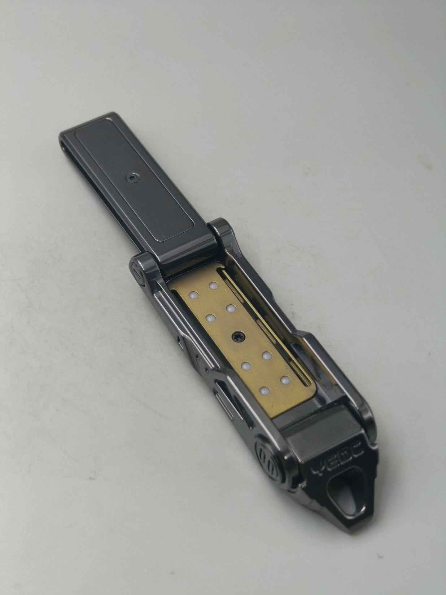 Razor Zirconium