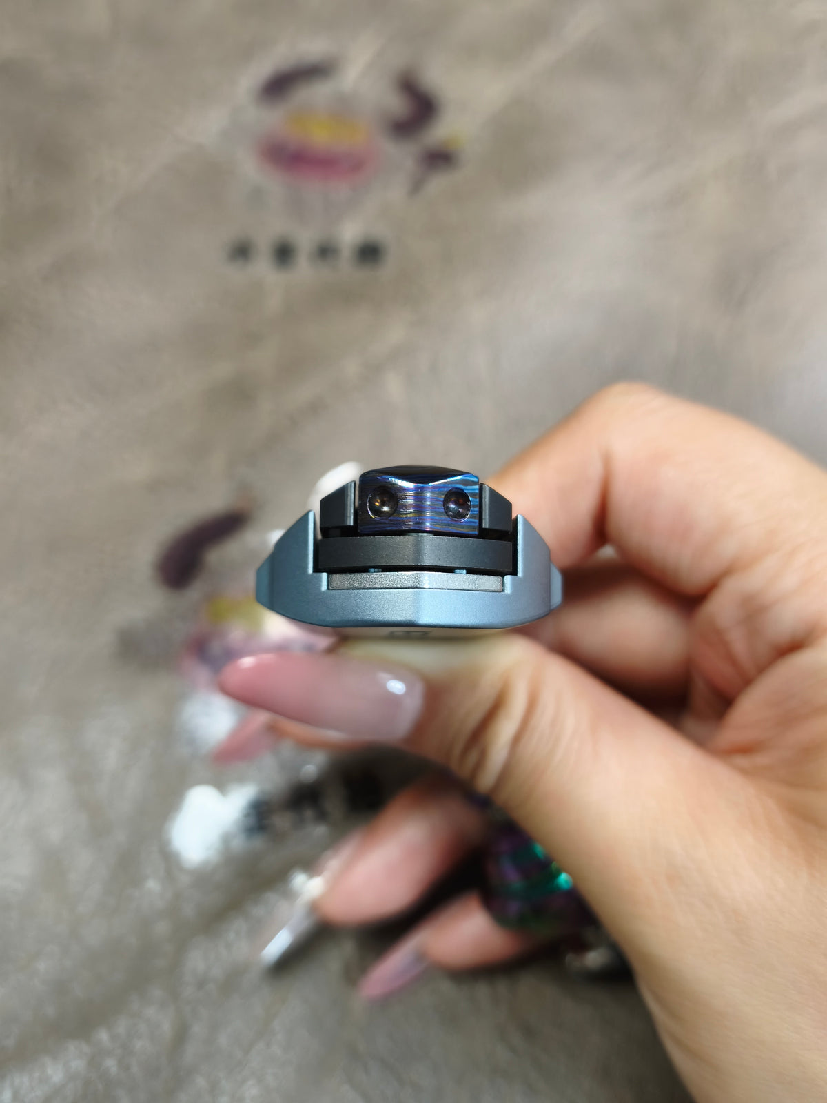 Roche Strike Titanium