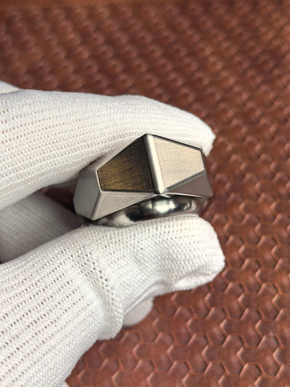 Tri-Leaf Crossbone Titanium