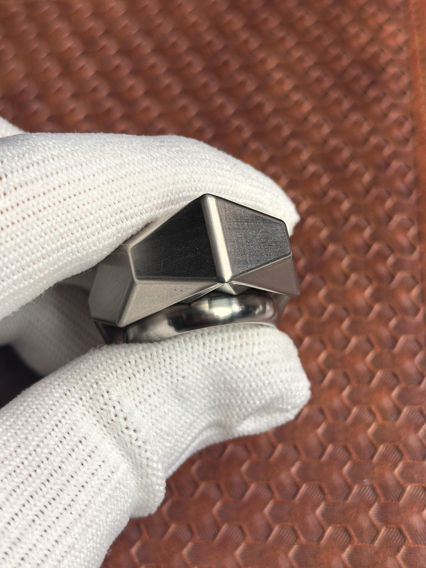 Tri-Leaf Crossbone Titanium