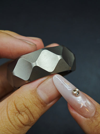 BIT 05 Titanium