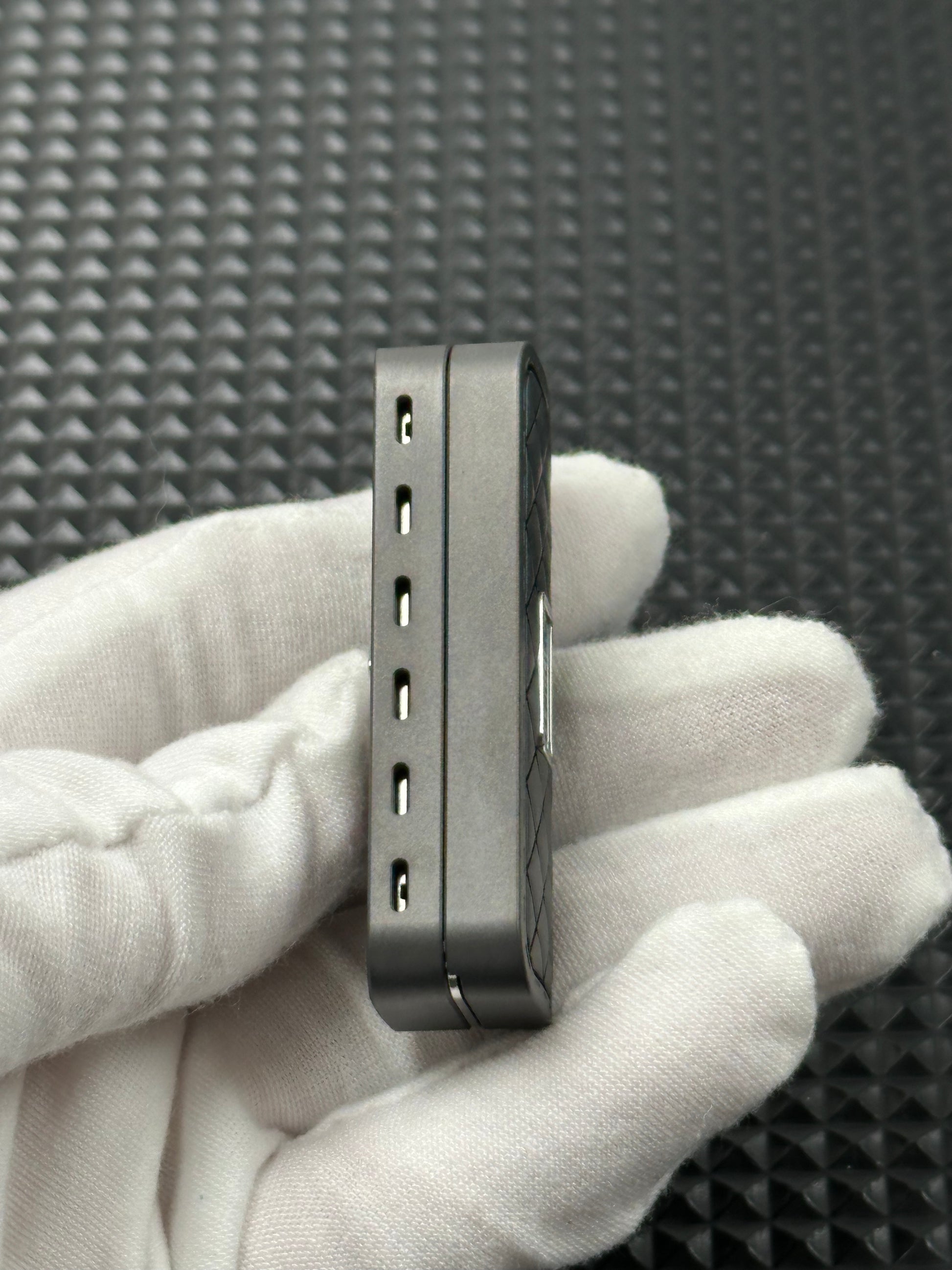 Feng Ling Zirconium