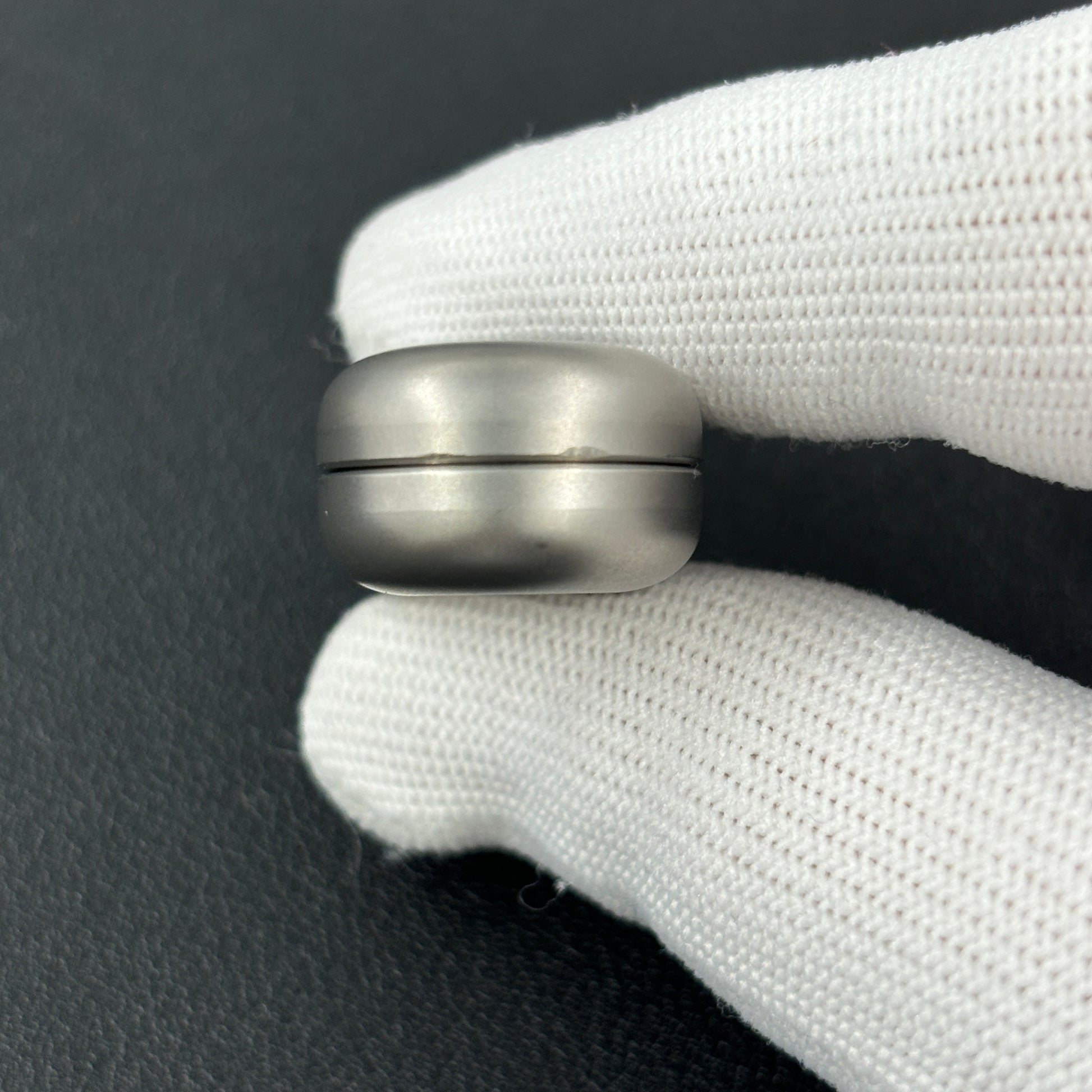 Floating Cloud Titanium