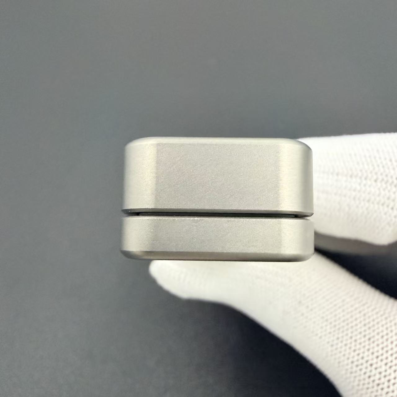 Chewing Gum 2.0 Titanium Limited Edition