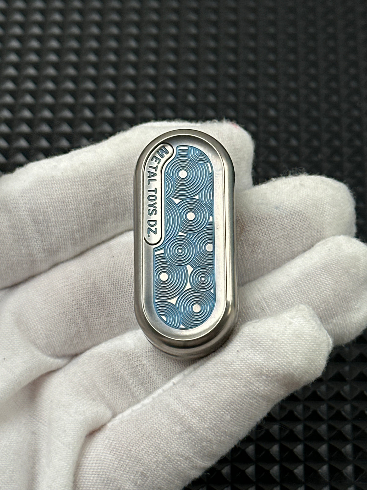 Top B Titanium