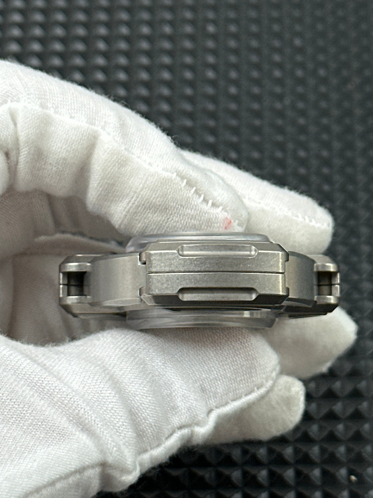 Radiation Pro Shell Opening Titanium
