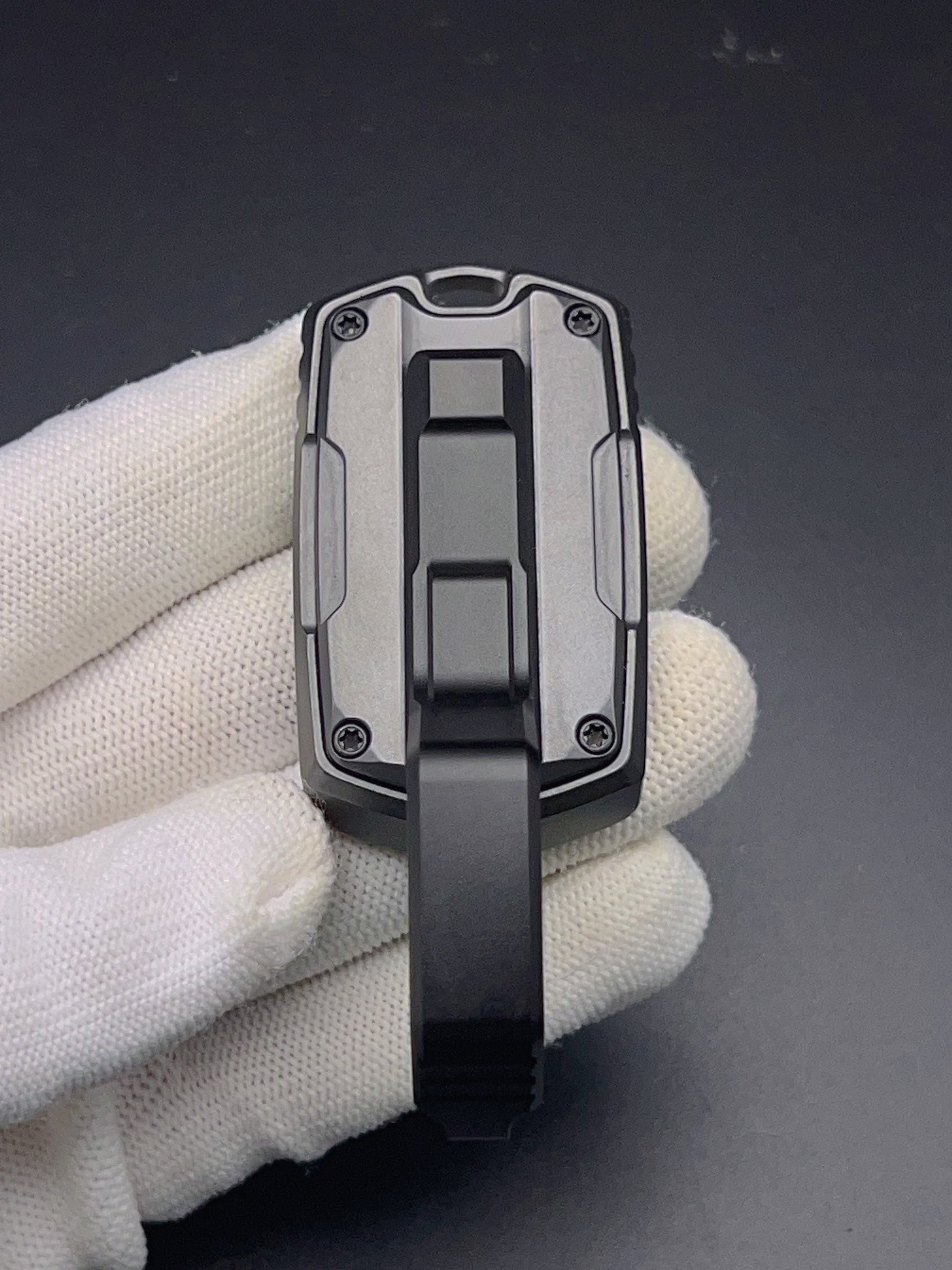 Thousand machines Zirconium