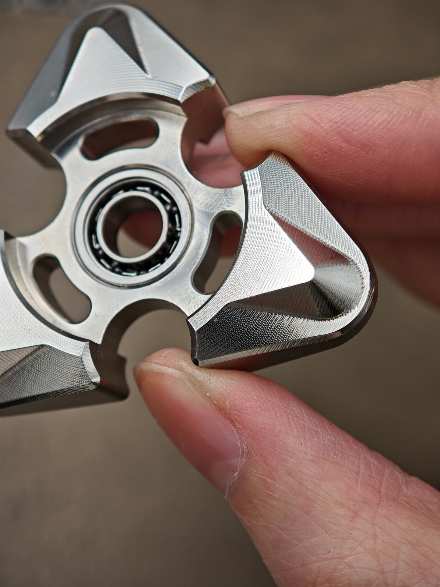 Tri Leaf Vida Stainless Steel