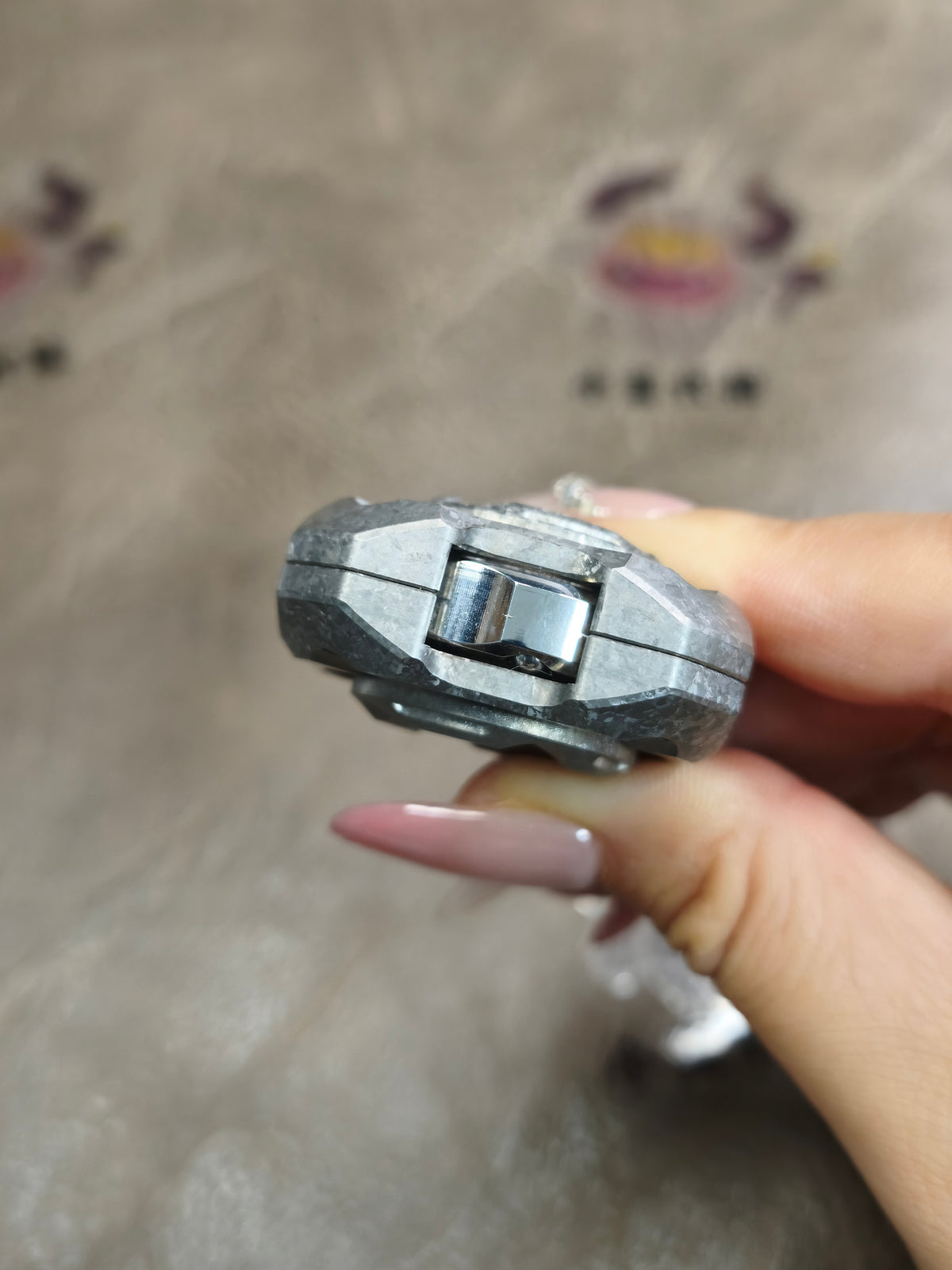 Spinner Crystallized Titanium