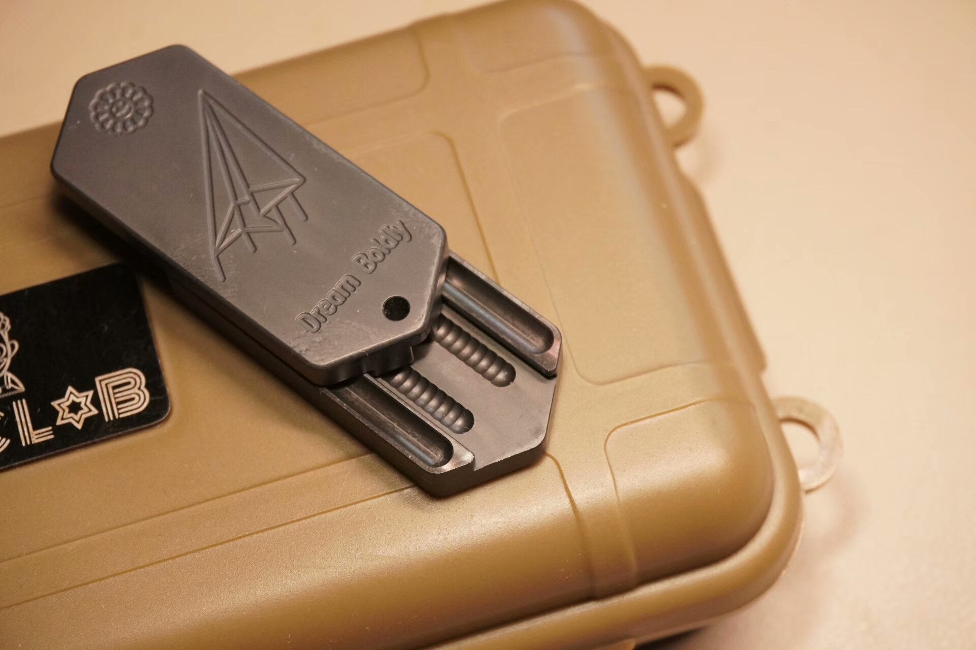 Plane Mini Zirconium