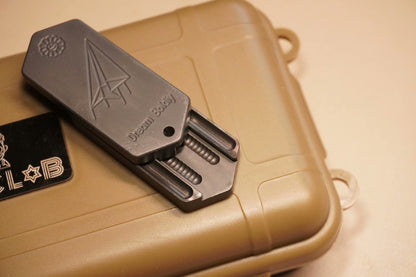 Plane Mini Zirconium