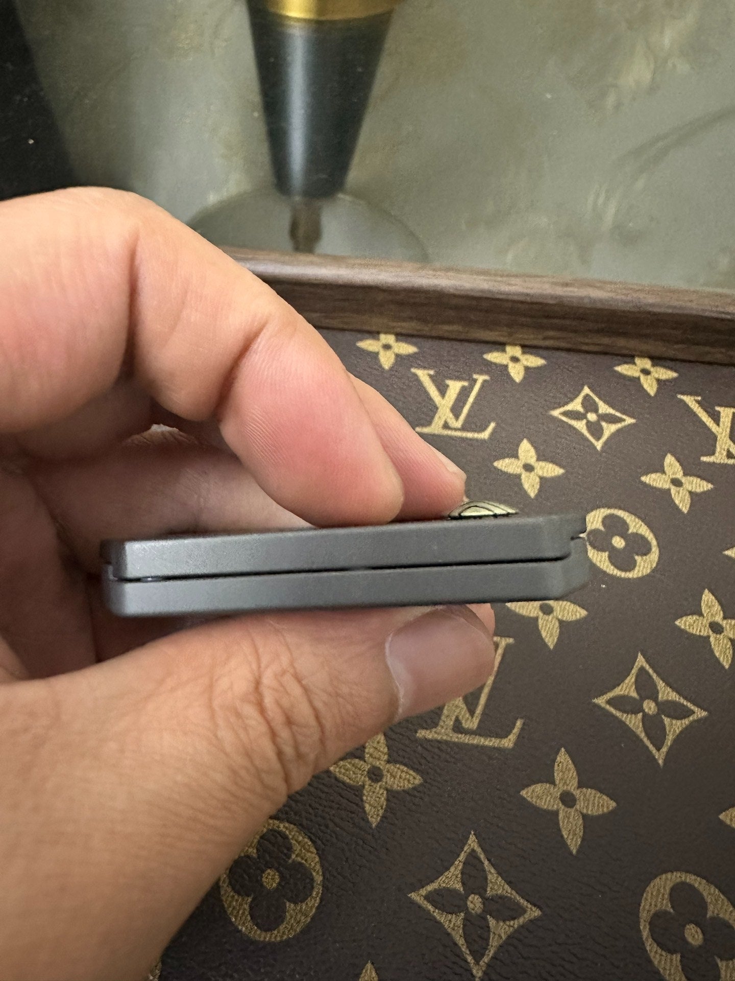 Plane Zirconium Zircuti