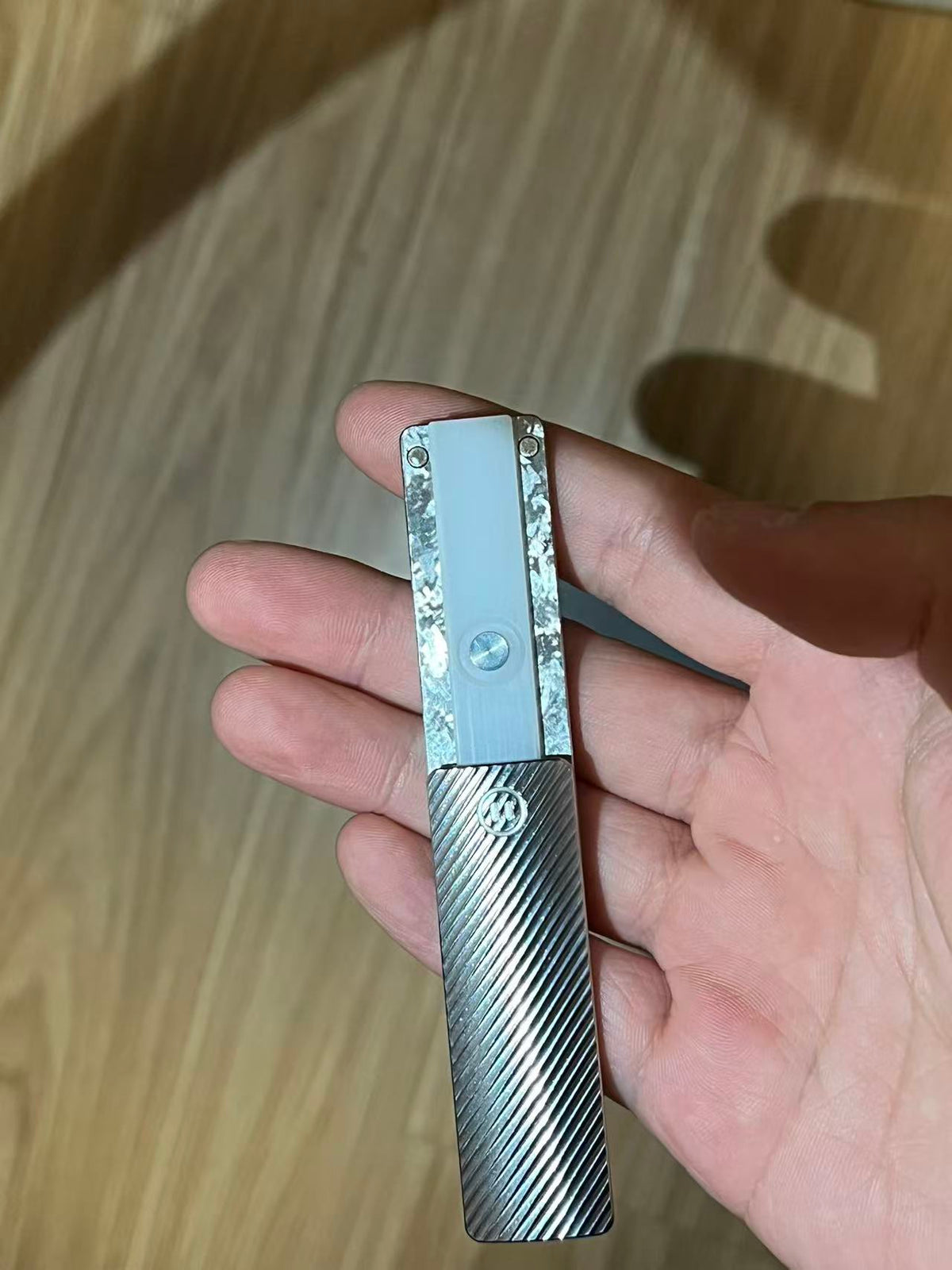 Ji Li 2.0 Titanium Color-Anodized Limited Edition