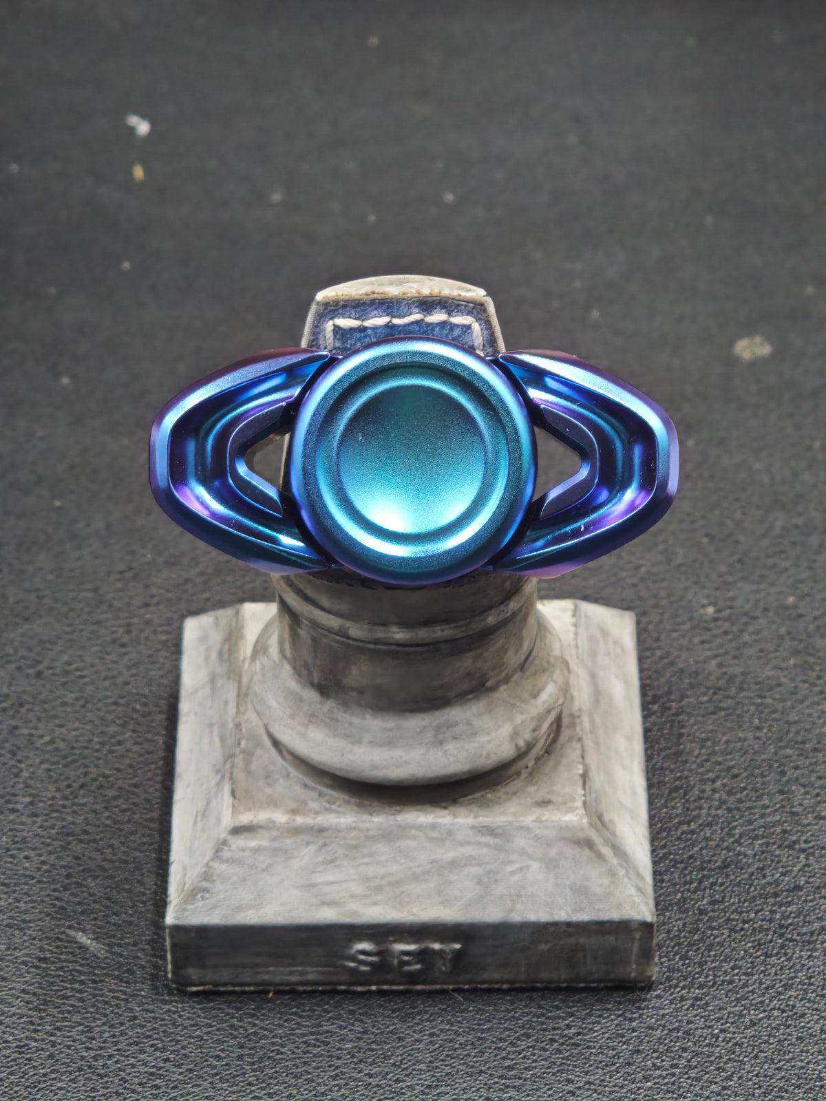 Pan Yixian Zirconium