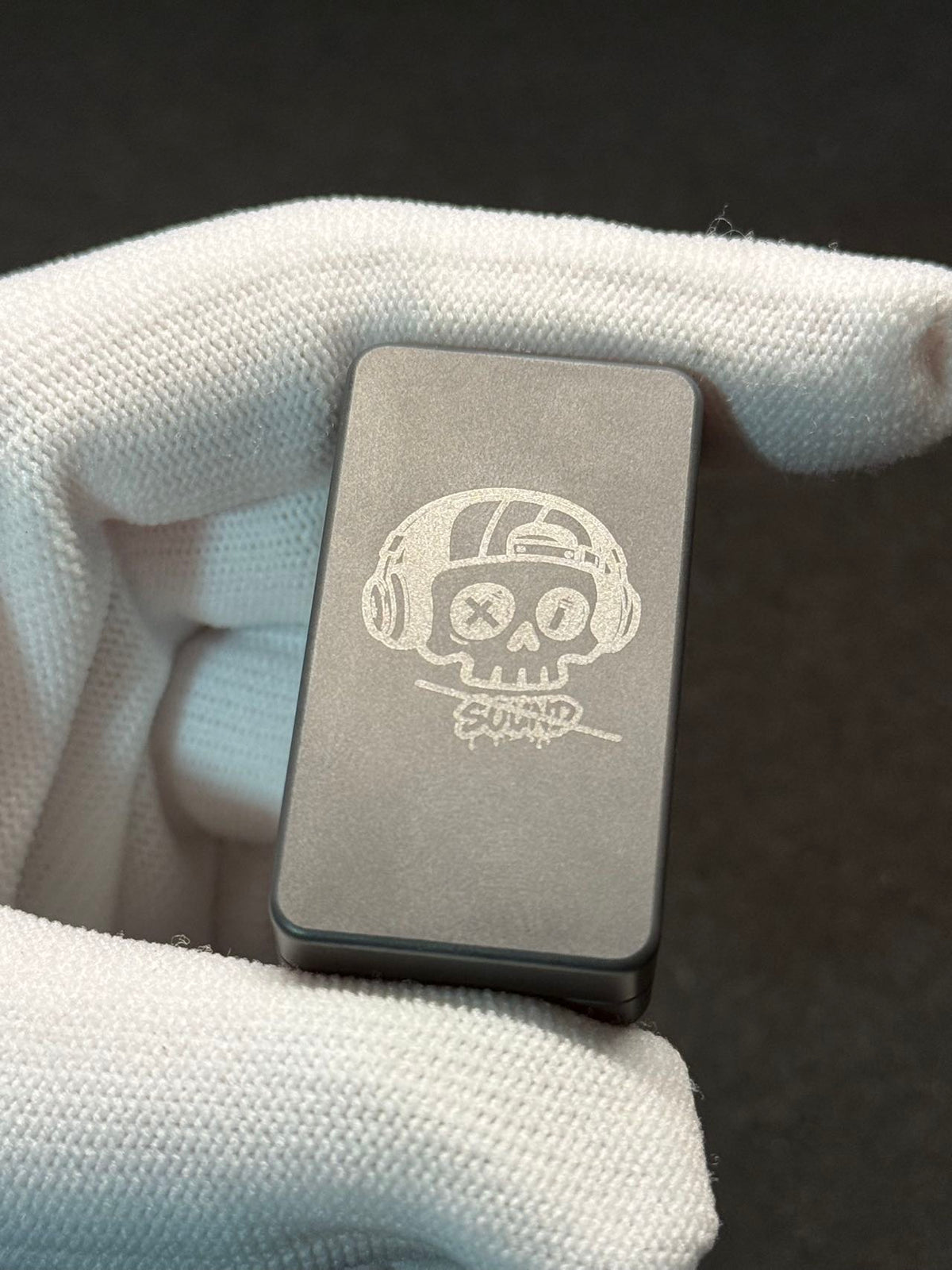 Mute Zirconium