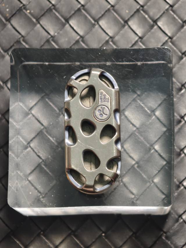 Top B Titanium