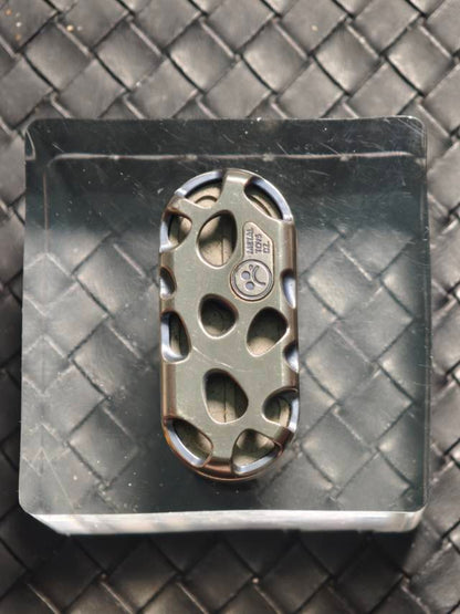 Top B Titanium