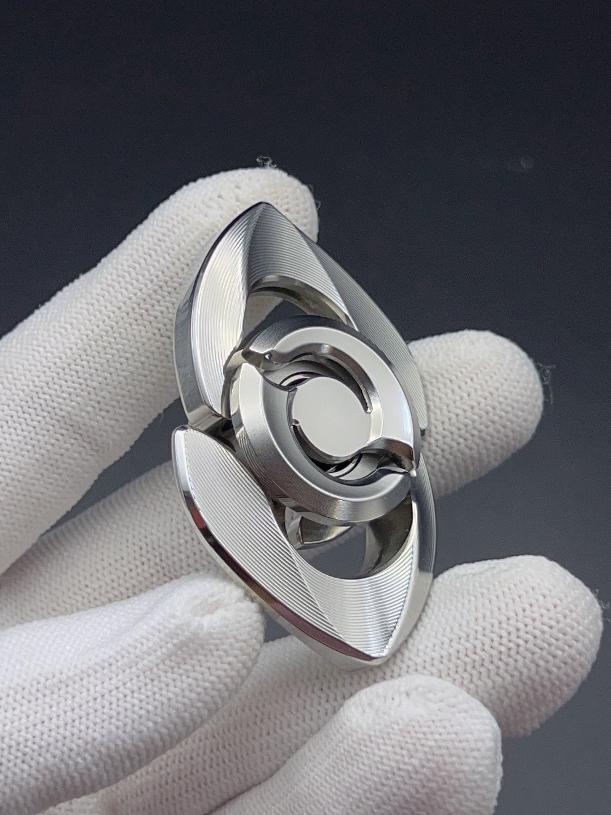 Baby Dolphin Titanium